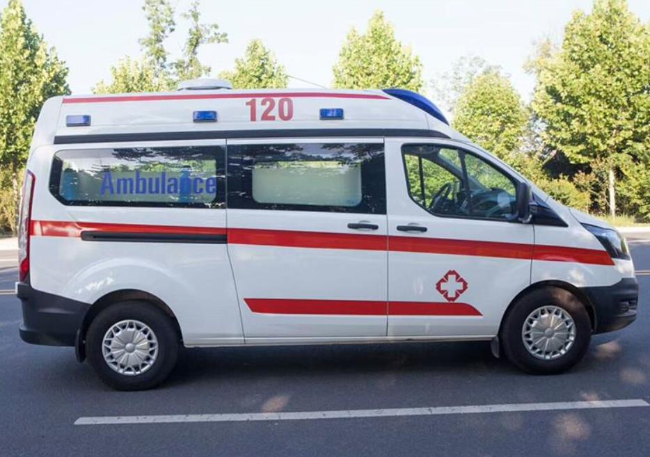 噶尔县救护车转运